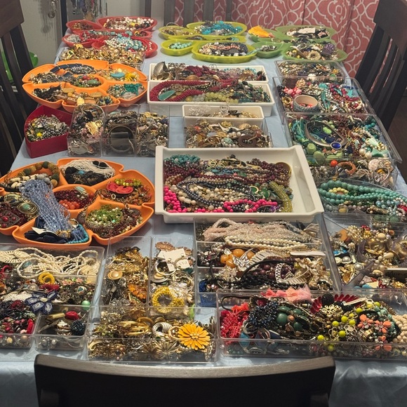 We’ve got trays!!! Join our lives! 😱😱😱😱 - Picture 4 of 4